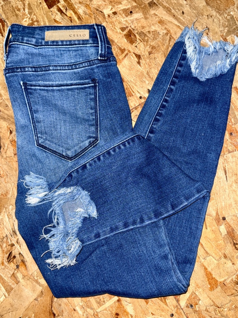 Cello Skinny Jeans Size 5 Mid Rise Raw Hem Distressed Cropped